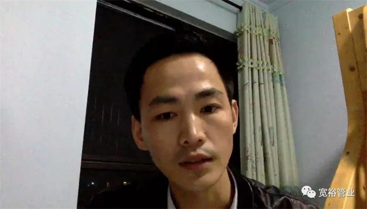 (宽裕球速手机在线总经理黄宽铭先生在会上致辞)